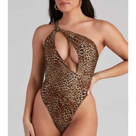 Windsor Leopard Print One Shoulder Purrfect Poolside Look Swimsuit - Picture 2 of 9